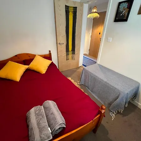 Apartment Cosy Blue Riverside Bristol