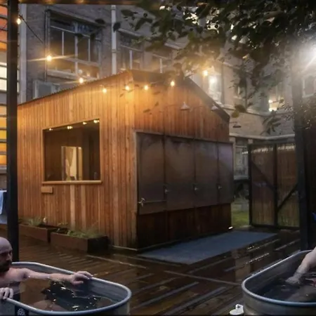 Cosy Blue Riverside Apartment